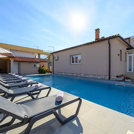 Villa Jolanda Umag Exterior photo